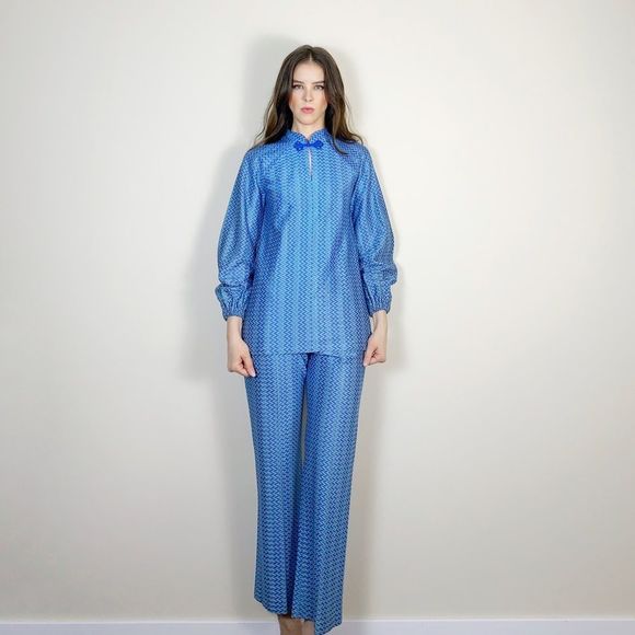 Vintage 70s high rise pantsuit set. - Picture 2 of 9